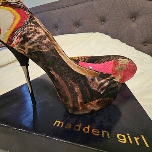 Betsey Johnson Black and Pink Patterned Heels